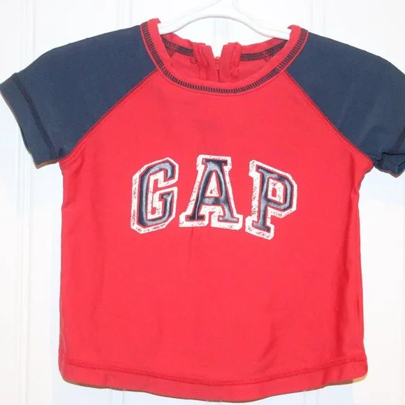 4/$20 🏷 Gap Swim Rash Guard Size 6-12m - Picture 2 of 2